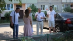 Александр Плотников проверил ход работ по благоустройству дворовых территорий