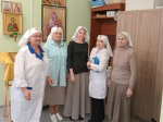 Сестры милосердия показали, как ухаживать за лежачими пациентами