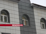Парадный вход в детскую поликлинику приобретет современный вид