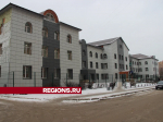 Парадный вход в детскую поликлинику приобретет современный вид