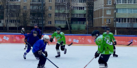 «Факел» вырвал победу у школы №4 в хоккейном матче - Regions.Ru